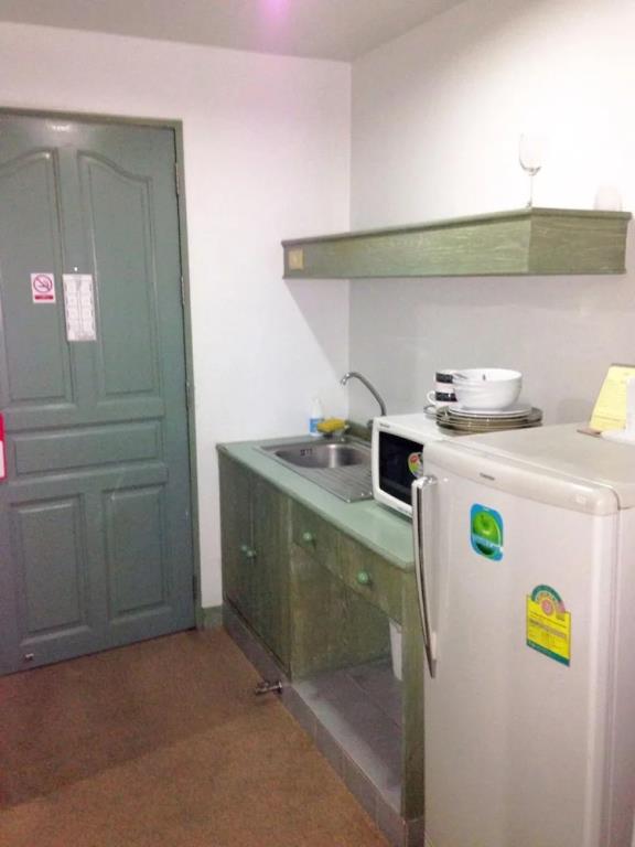 Lee Place Hotel 3*