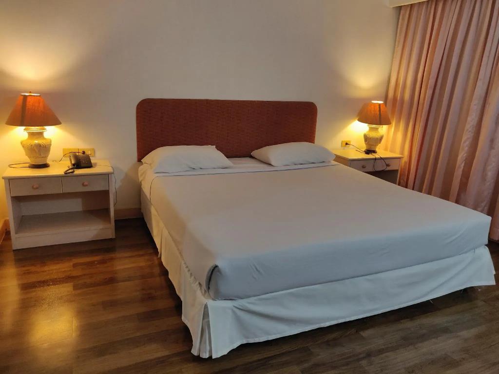 Lee Place Hotel 3*
