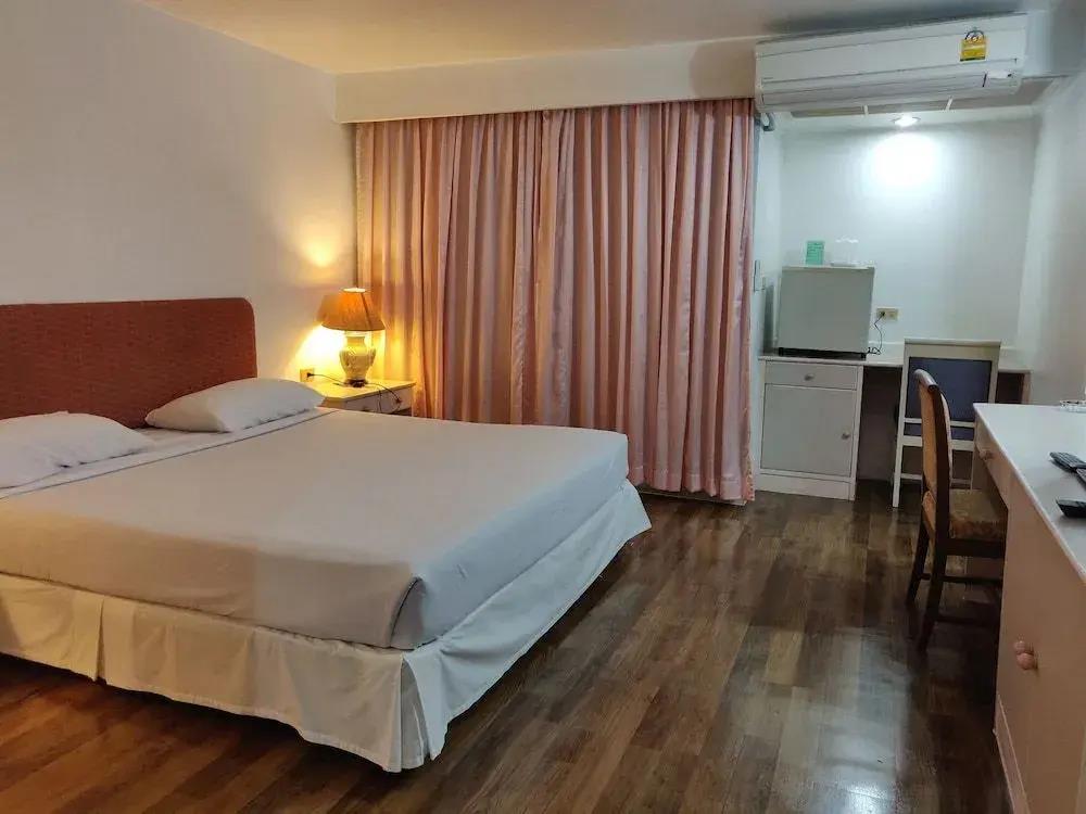 Lee Place Hotel 3*