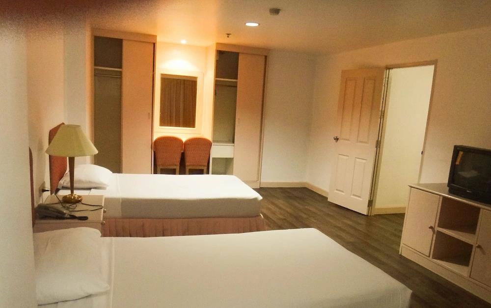 Lee Place Hotel 3*