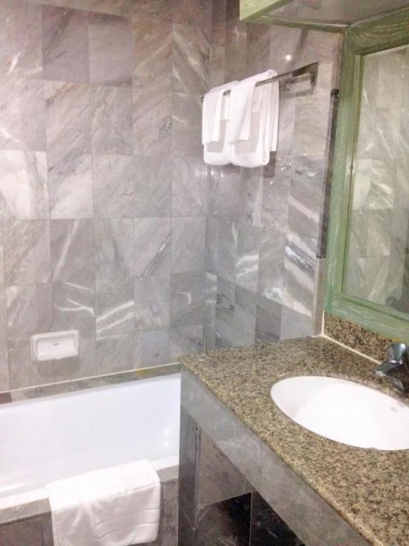 Lee Place Hotel 3*