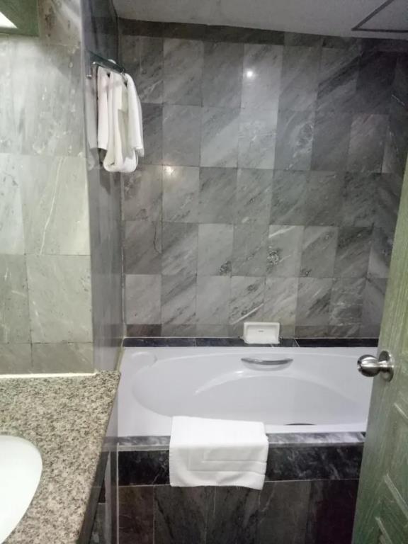 Lee Place Hotel 3*
