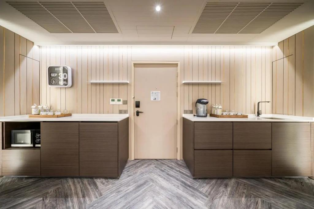 Triple Y Hotel 3*