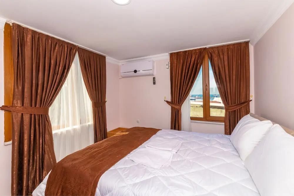 Tavra Hotel 0*
