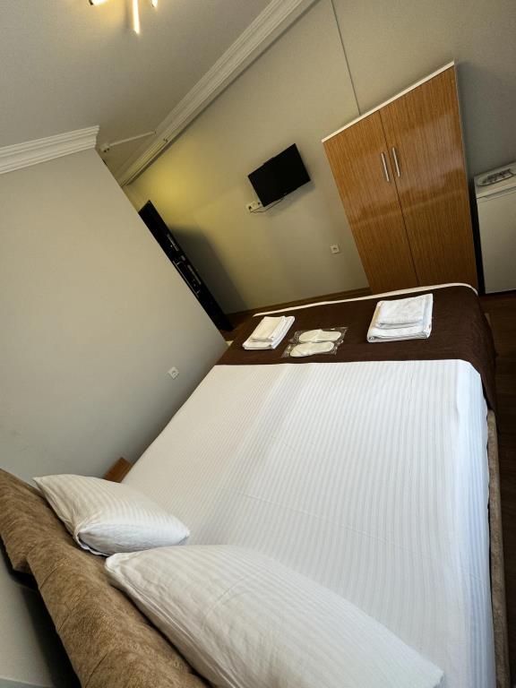 Tavra Hotel 0*