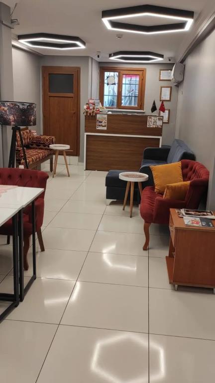 Tavra Hotel 0*