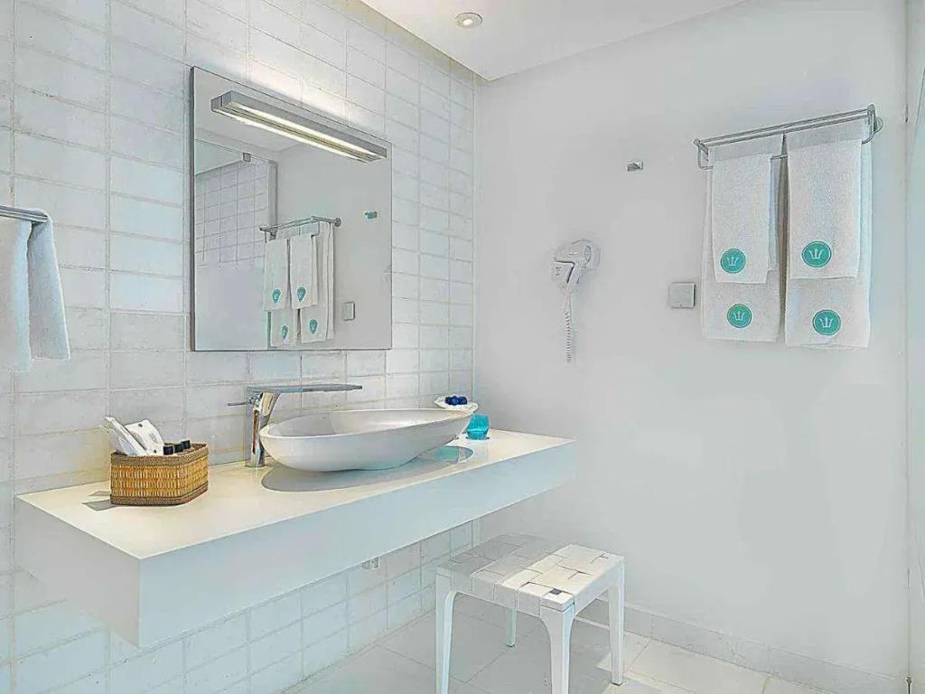 Hotel La Tour Blanche 3*