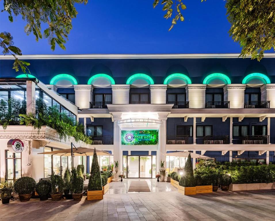 Ozone Hotel Bangkok 3*