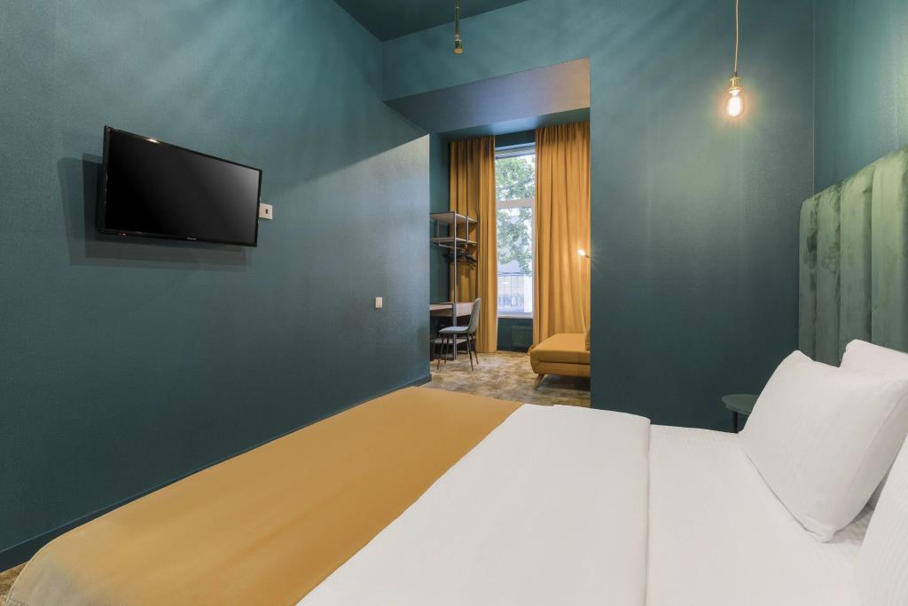 HB Freeze Inn Hotel 3*
