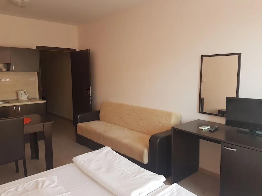 Sea Breeze Pomorie 0*