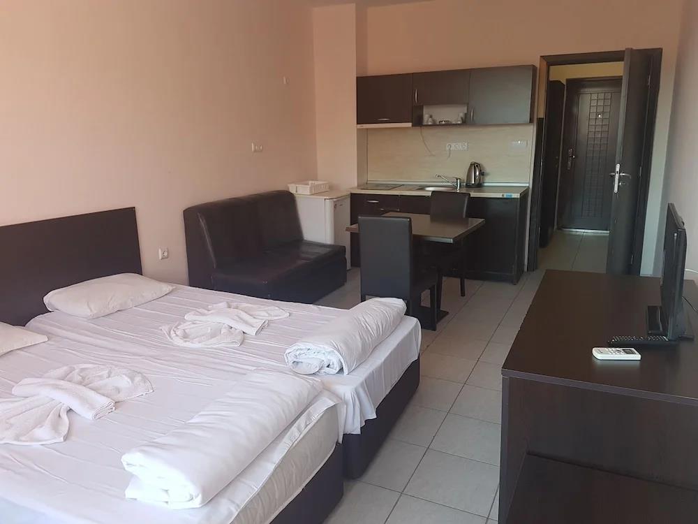 Sea Breeze Pomorie 0*
