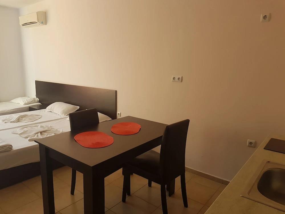 Sea Breeze Pomorie 0*