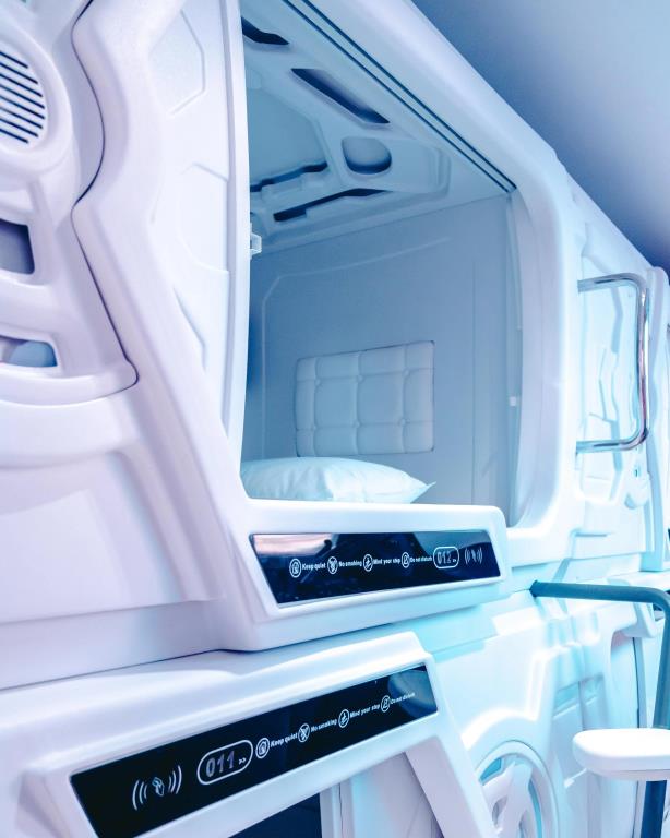 Makura Capsule Hotel 0*