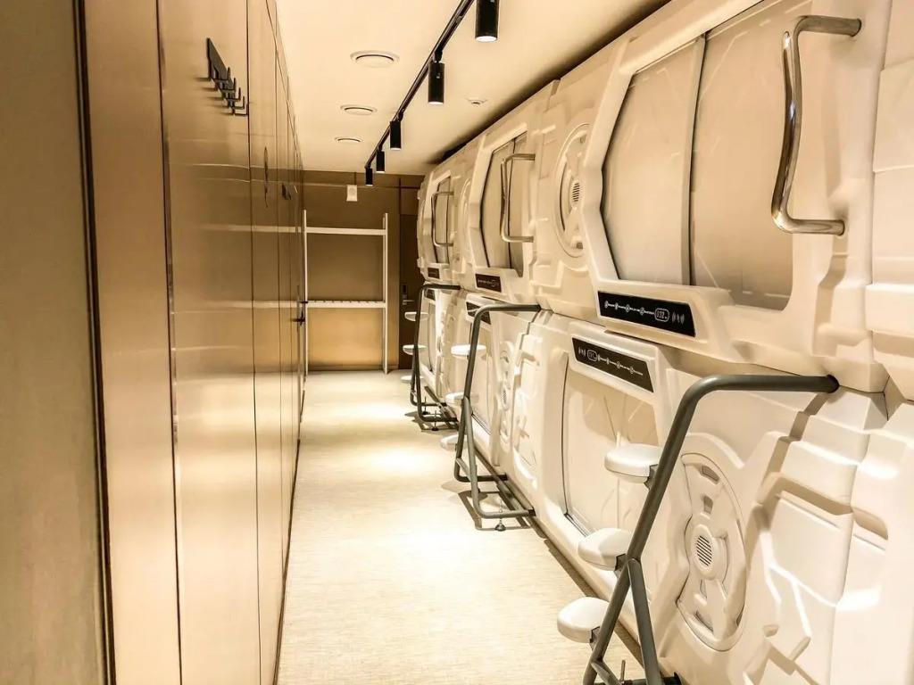 Makura Capsule Hotel 0*