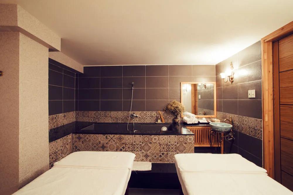 Mayflower Saigon Hotel 3*