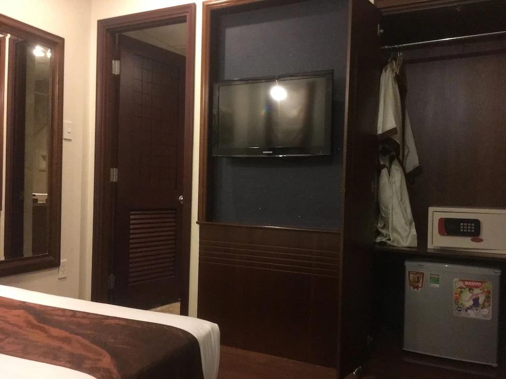 Mayflower Saigon Hotel 3*