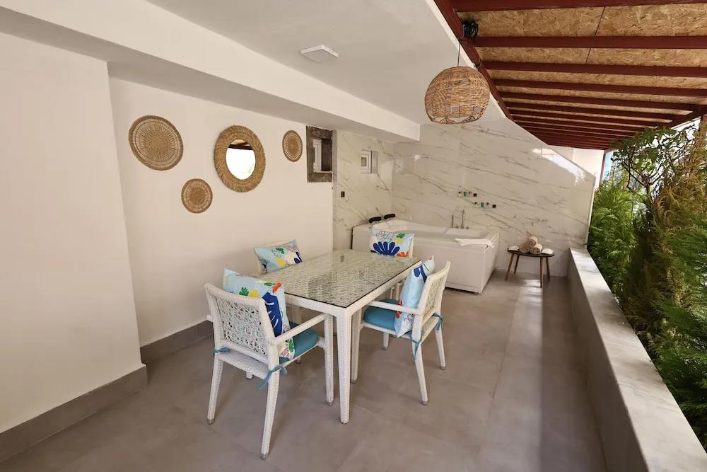 Livia Luxury Apart Hotel 0*