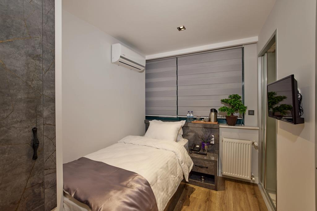The Bold Hotel 0*