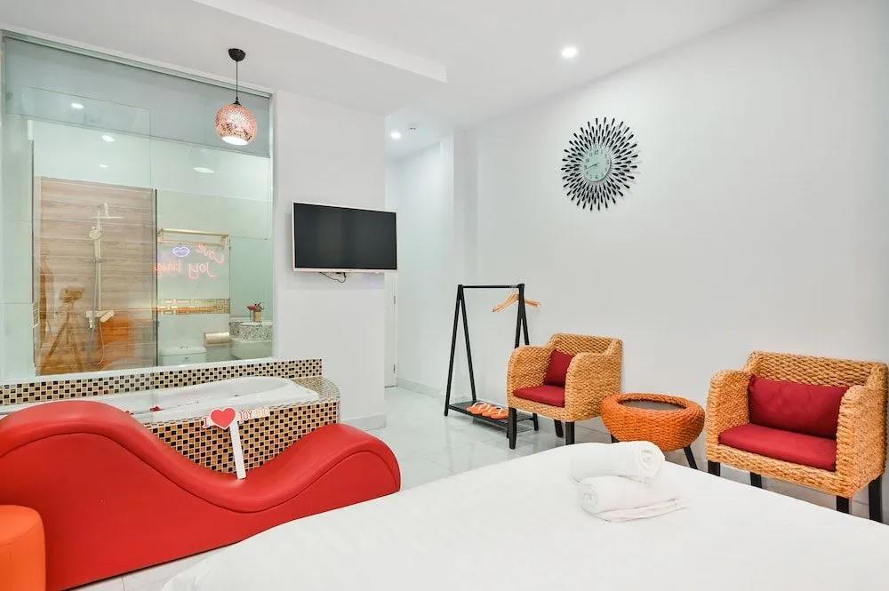 Collection O District Tan Binh Near Airport Formerly Joy Inn 2*