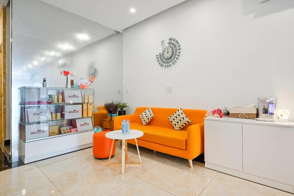 Collection O District Tan Binh Near Airport Formerly Joy Inn 2*