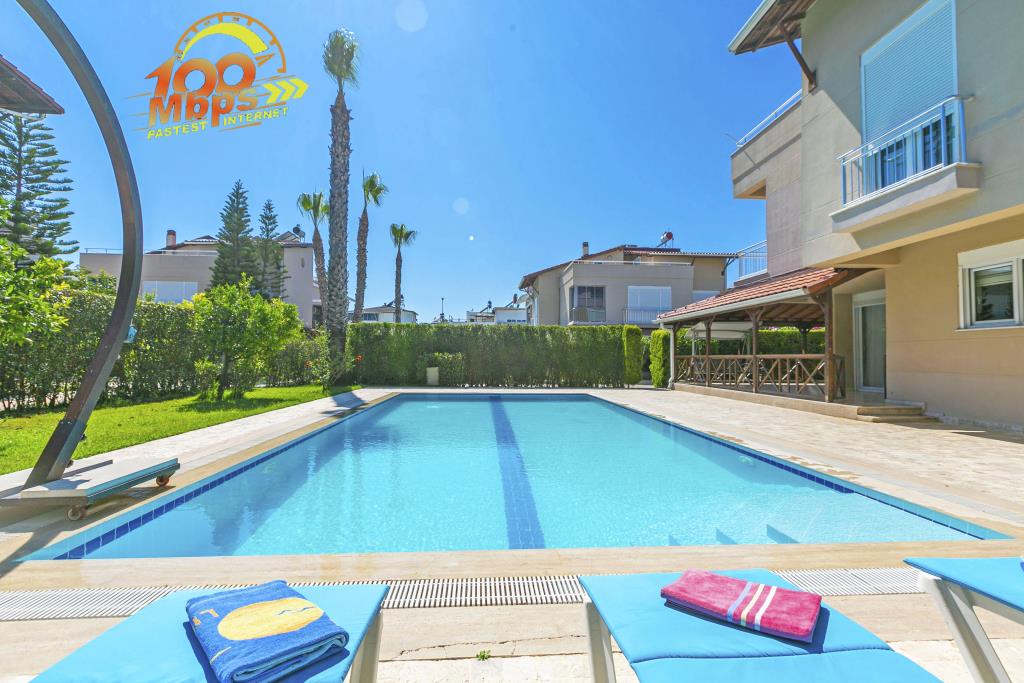 Paradise Town Villa Alison 0*