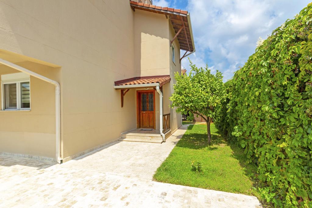 Paradise Town Villa Alison 0*