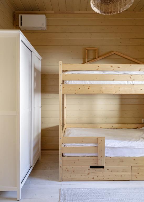 Dacha Apartment 0*
