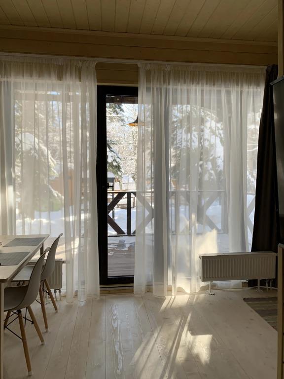 Dacha Apartment 0*