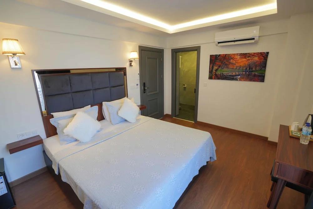 Violin Boutique Hotel 0*