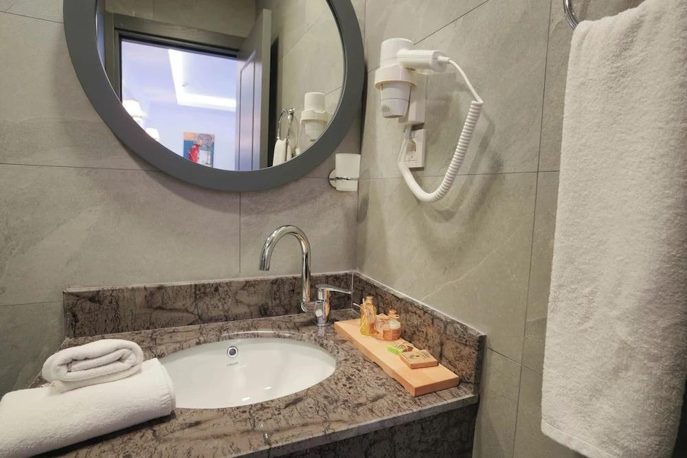 Violin Boutique Hotel 0*