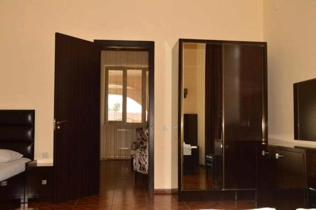 Irise Hotel 0*