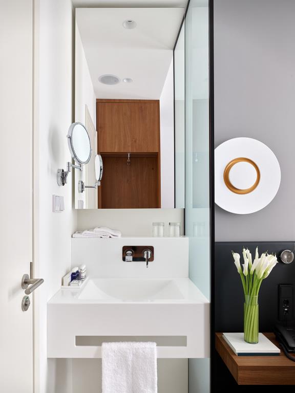 B.60 Hotel 4*