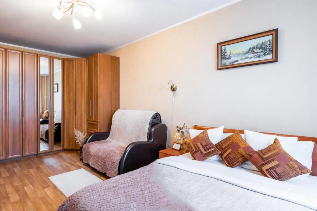 S Shikarnym Vidom U Metro Uzshnaya Apartments 0*