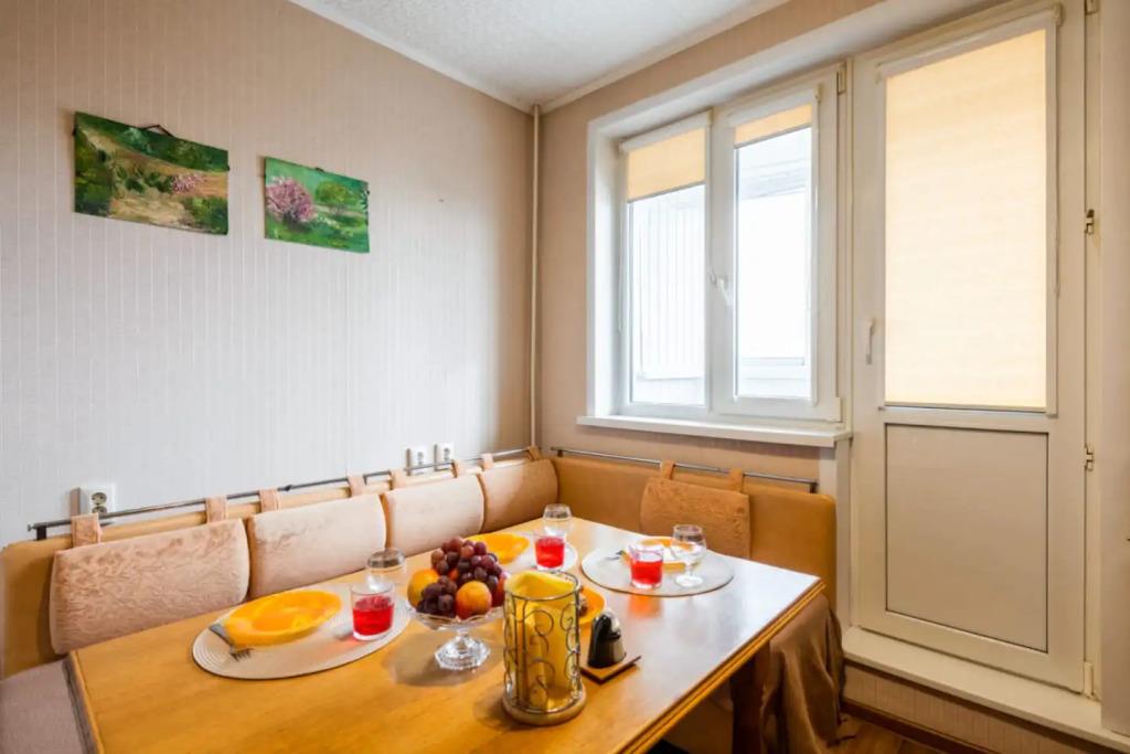S Shikarnym Vidom U Metro Uzshnaya Apartments 0*