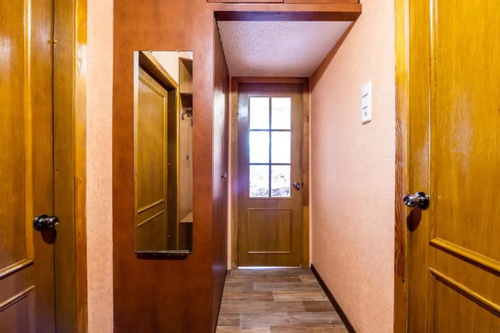 S Shikarnym Vidom U Metro Uzshnaya Apartments 0*