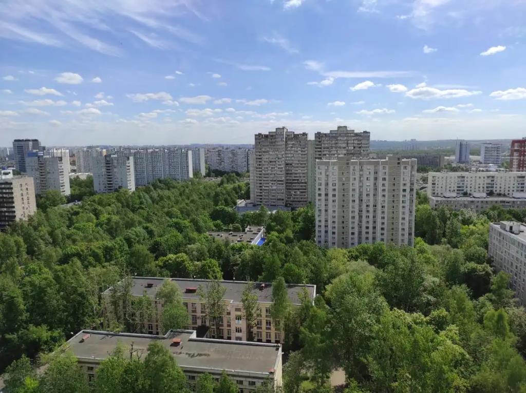 S Shikarnym Vidom U Metro Uzshnaya Apartments 0*