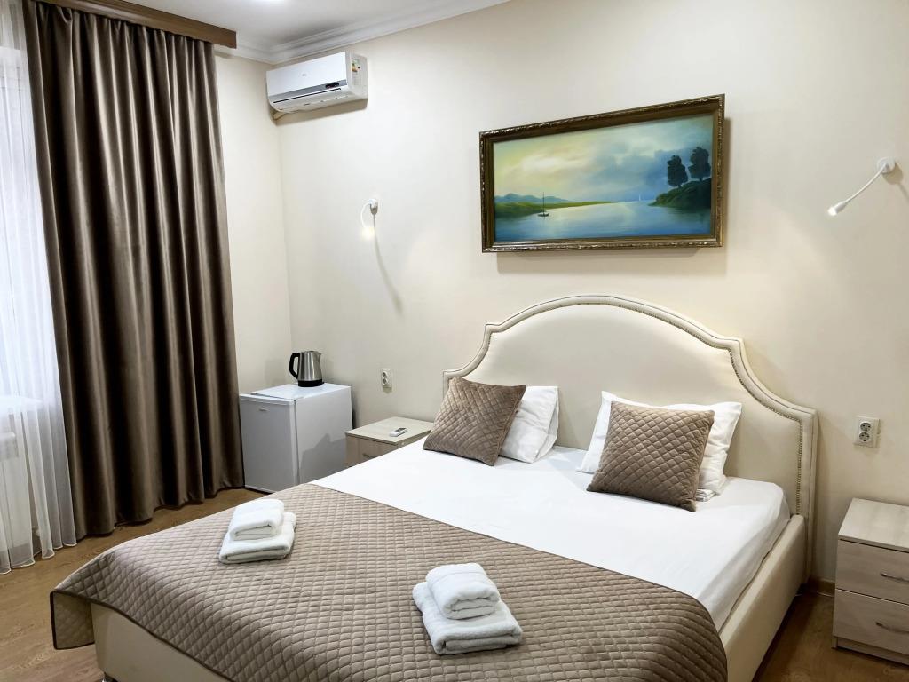 Akademiya Hotel 3*