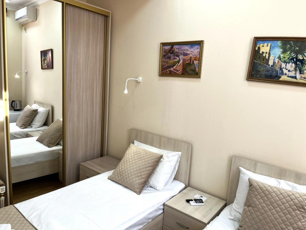 Akademiya Hotel 3*