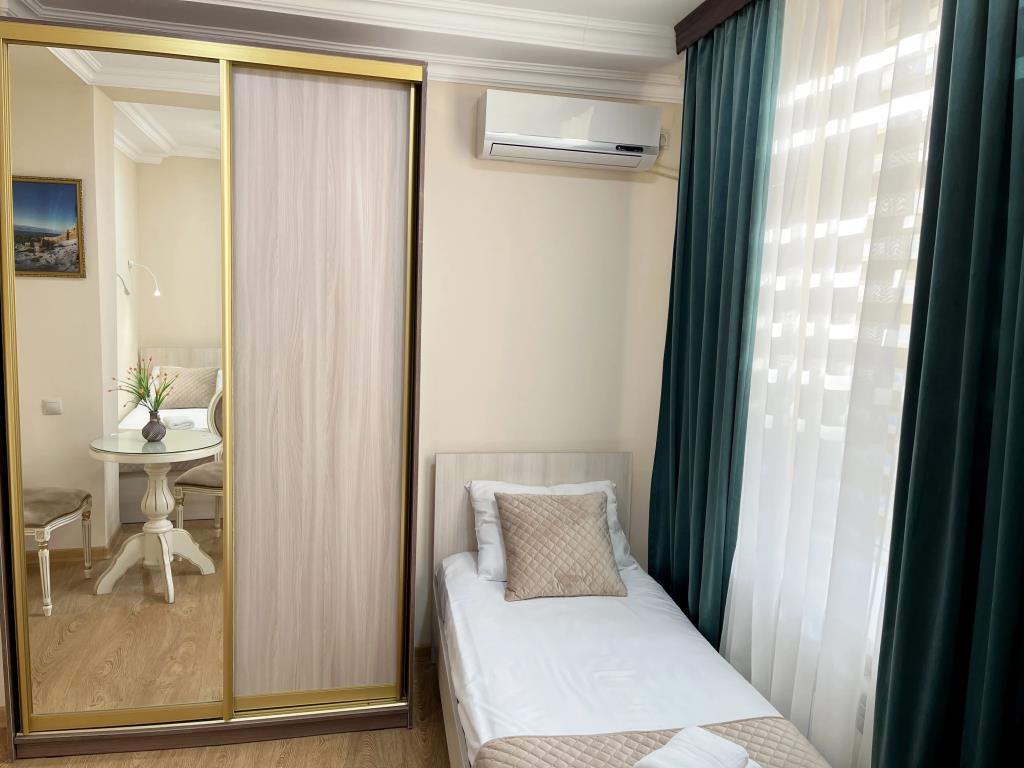 Akademiya Hotel 3*
