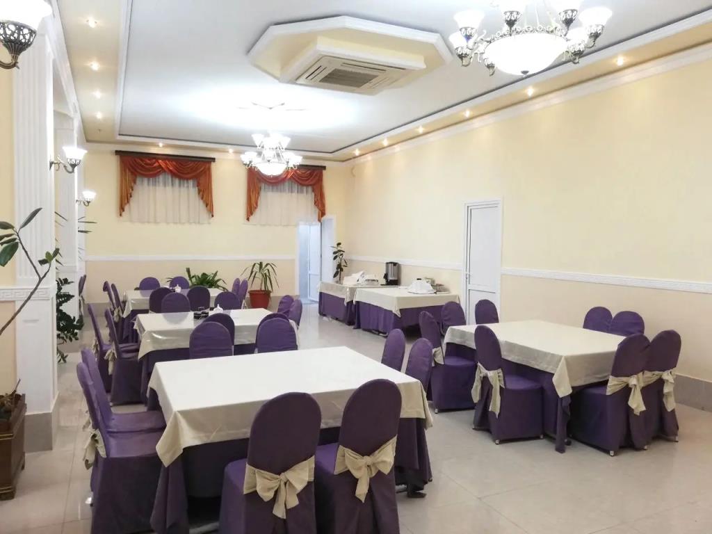 Akademiya Hotel 3*