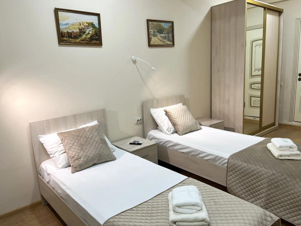 Akademiya Hotel 3*
