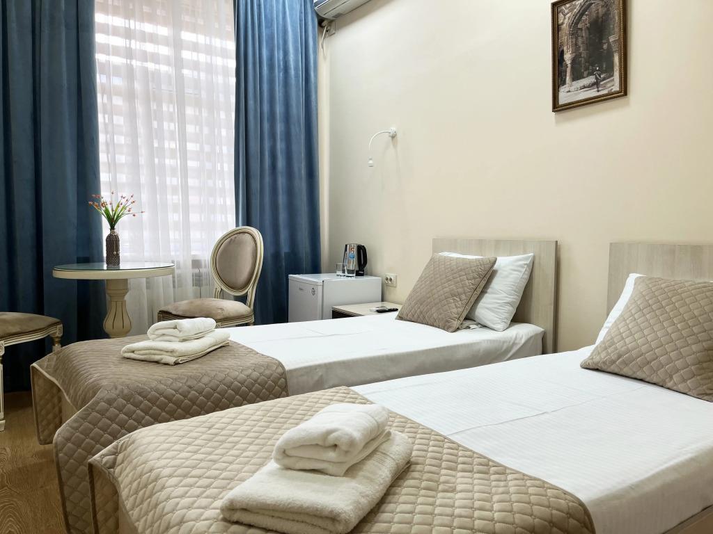 Akademiya Hotel 3*