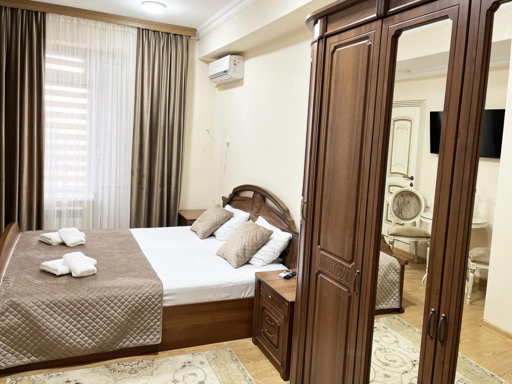 Akademiya Hotel 3*