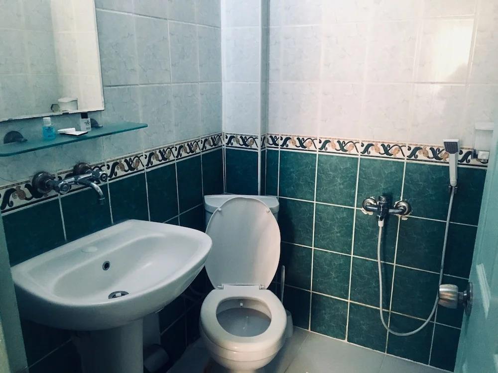 Hikmethan Otel 0*