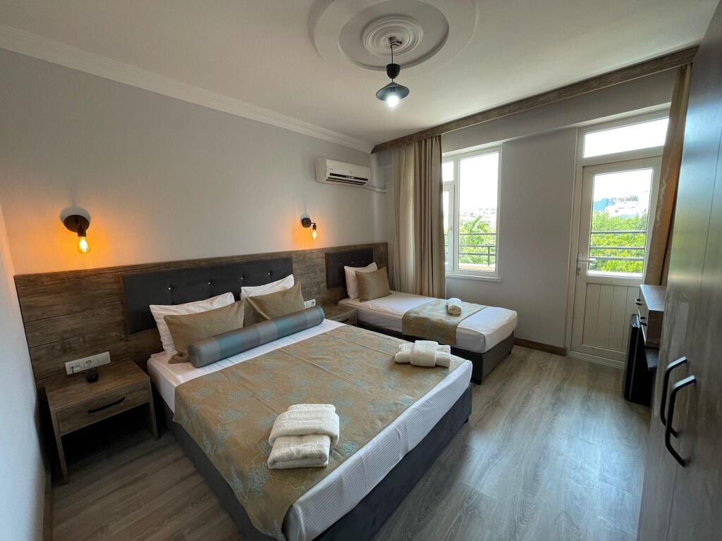 Seven City Hotel 0*