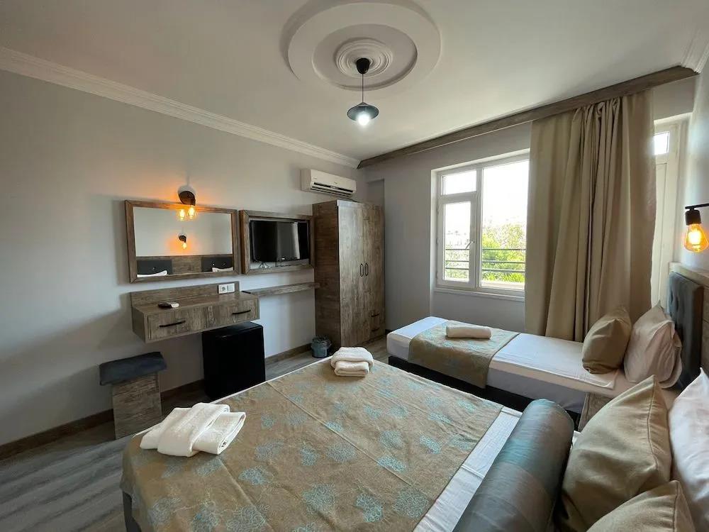 Seven City Hotel 0*