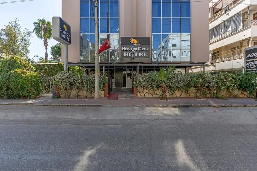 Seven City Hotel 0*
