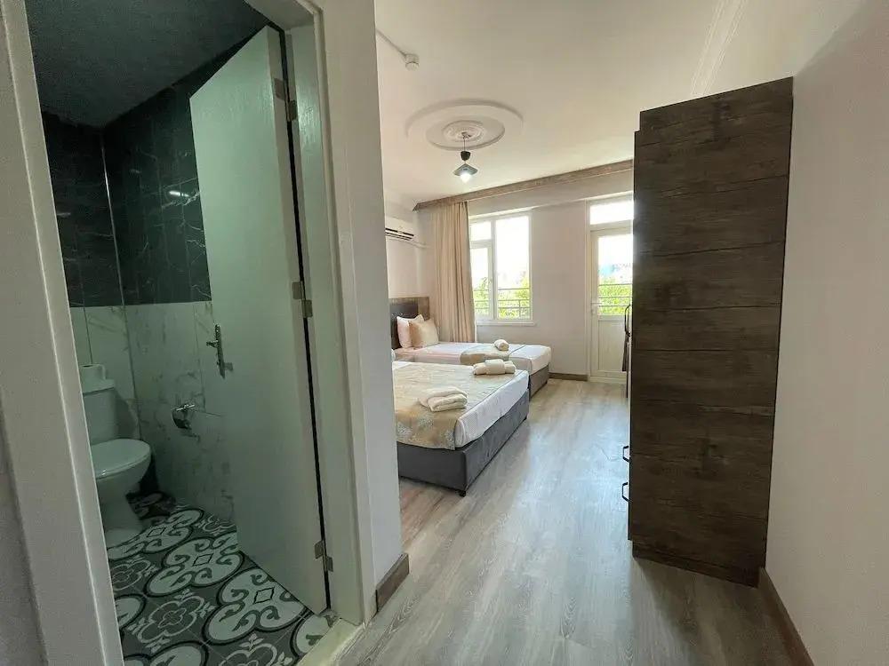 Seven City Hotel 0*