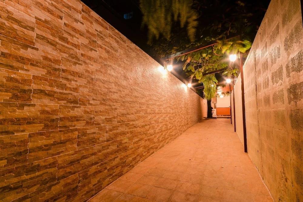 U-need Guesthouse 2*