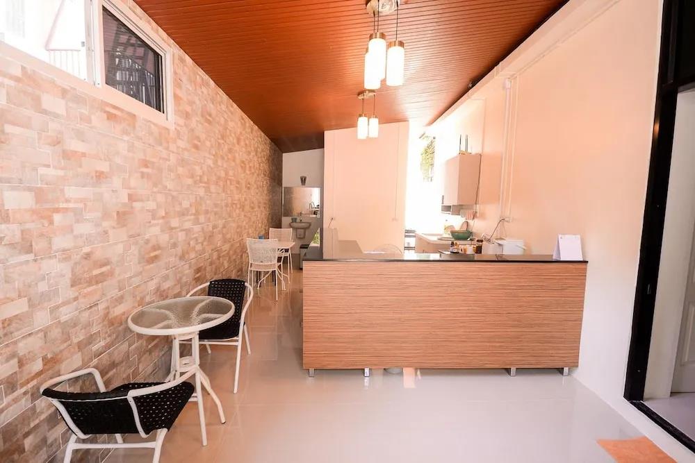 U-need Guesthouse 2*